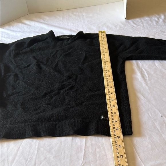 Guess Black Crewneck Sweater Classic Knit Design - Picture 2 of 10